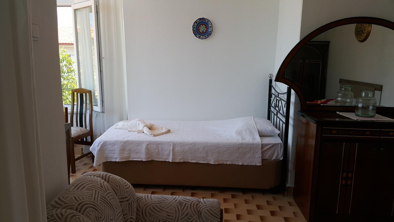 Ayvalik Pansiyon Bagian luar foto